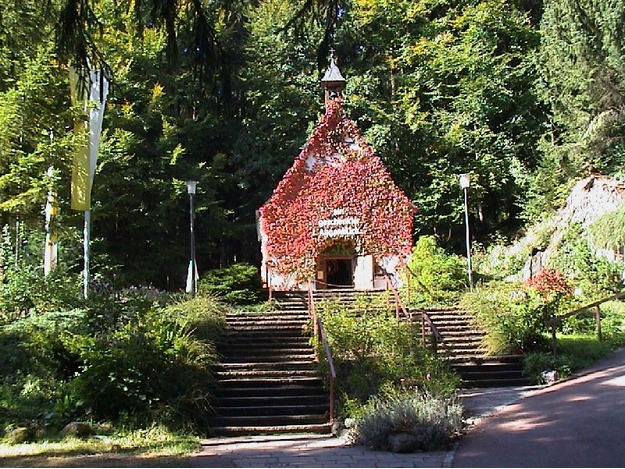 Heiligtum im Herbst